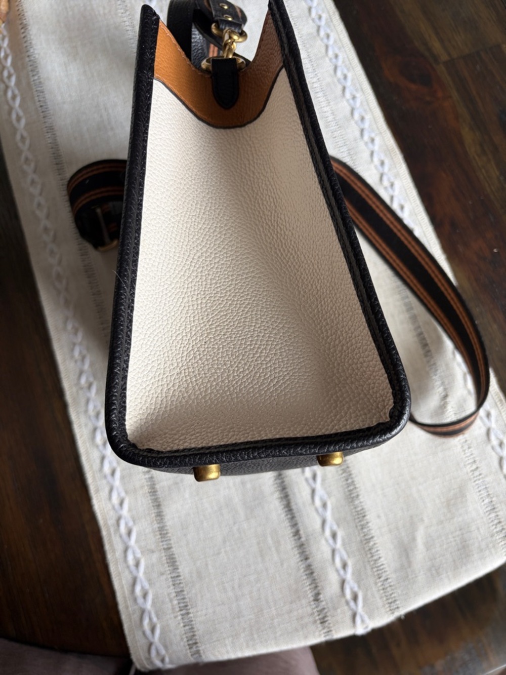 Coach Field Tote 22 Pebble Leather  💕Coach Collection💕 - Picture 10 of 14